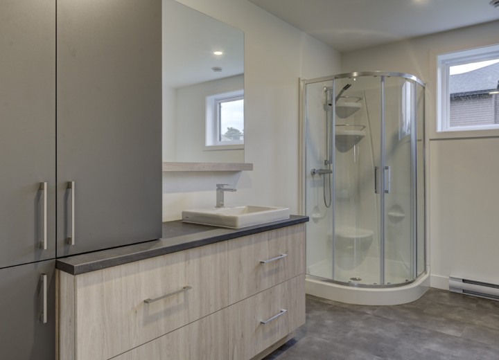 2023 Maison modèle Constructions GL Arthabaska Salle de bain 2