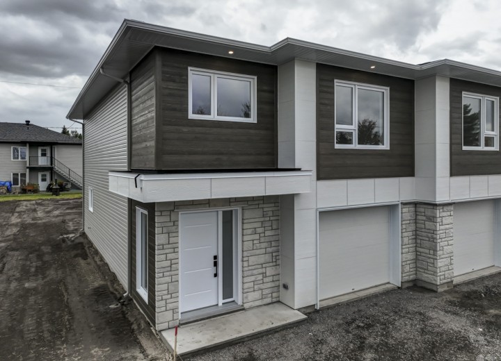 2023 Maison modèle Constructions Lecours et fils Vue de côté