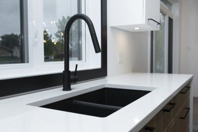 Photo-15-rue-Simard-Victoriaville-robinet-évier-noir