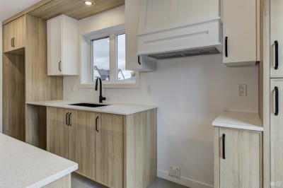 2023 Maison modèle Constructions Lecours et fils Cuisine Armoires